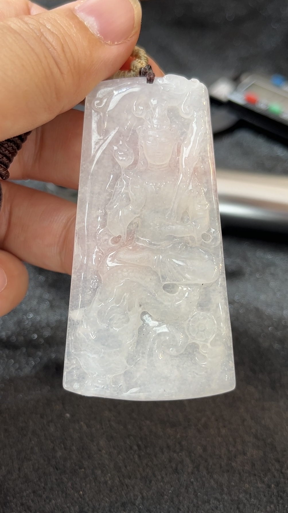 翡翠文殊菩薩吊墜|智慧劍與蓮花雕刻|天然 A 貨玉器推薦編號 #464 5 翡翠文殊菩薩吊墜|智慧劍與蓮花雕刻|天然 A 貨玉器推薦編號 #464 - Image 5