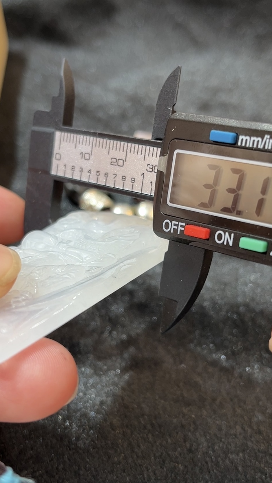 翡翠文殊菩薩吊墜|智慧劍與蓮花雕刻|天然 A 貨玉器推薦編號 #464 8 翡翠文殊菩薩吊墜|智慧劍與蓮花雕刻|天然 A 貨玉器推薦編號 #464 - Image 8