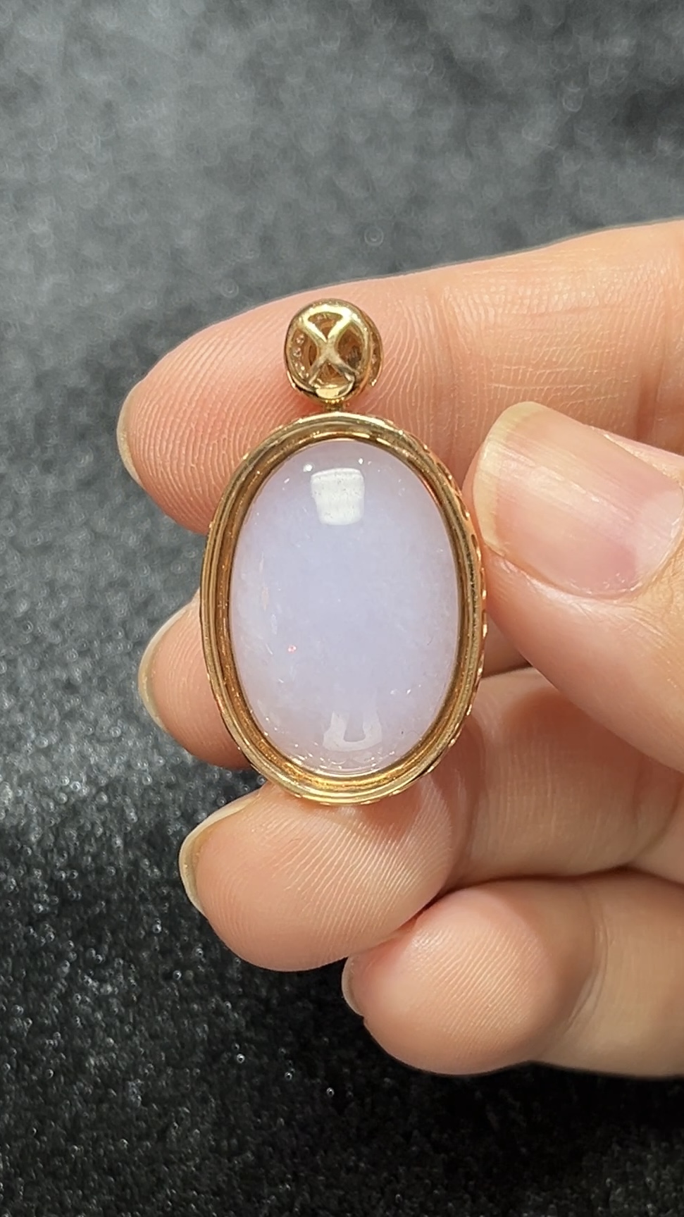 紫羅蘭翡翠蛋面吊墜|厚身設計 × 18K黃金鑲嵌|極簡高雅之選|商品編號#284 6 紫羅蘭翡翠蛋面吊墜|厚身設計 × 18K黃金鑲嵌|極簡高雅之選|商品編號#284 - Image 6