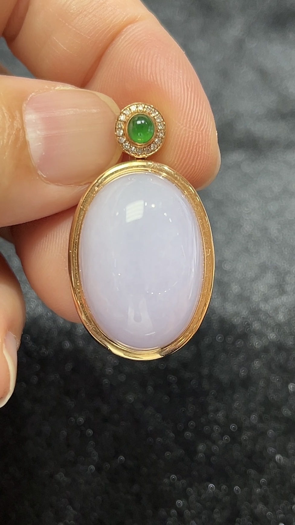 紫羅蘭翡翠蛋面吊墜|厚身設計 × 18K黃金鑲嵌|極簡高雅之選|商品編號#284 1 紫羅蘭翡翠蛋面吊墜|厚身設計 × 18K黃金鑲嵌|極簡高雅之選|商品編號#284