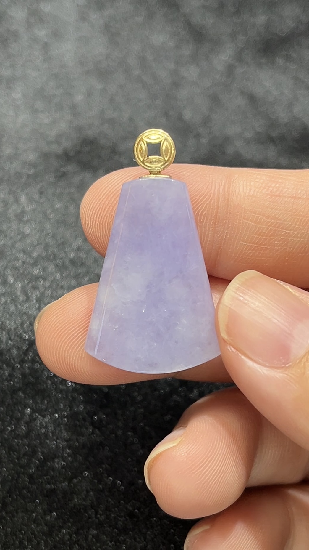 紫羅蘭粉紫翡翠無事牌吊墜|18K金錢扣設計|商品編號#285|平安福氣 × 簡約高雅 7 紫羅蘭粉紫翡翠無事牌吊墜|18K金錢扣設計|商品編號#285|平安福氣 × 簡約高雅 - Image 7