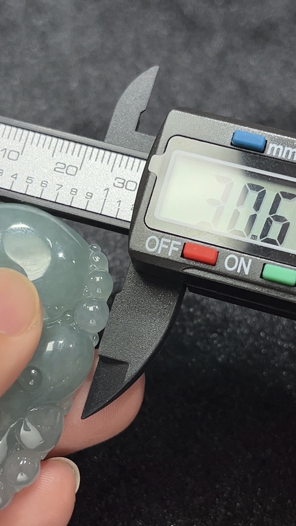 老種淺綠翡翠如意吊墜|線條優美|天然A貨玉器|商品編號#287 10 老種淺綠翡翠如意吊墜|線條優美|天然A貨玉器|商品編號#287 - Image 10