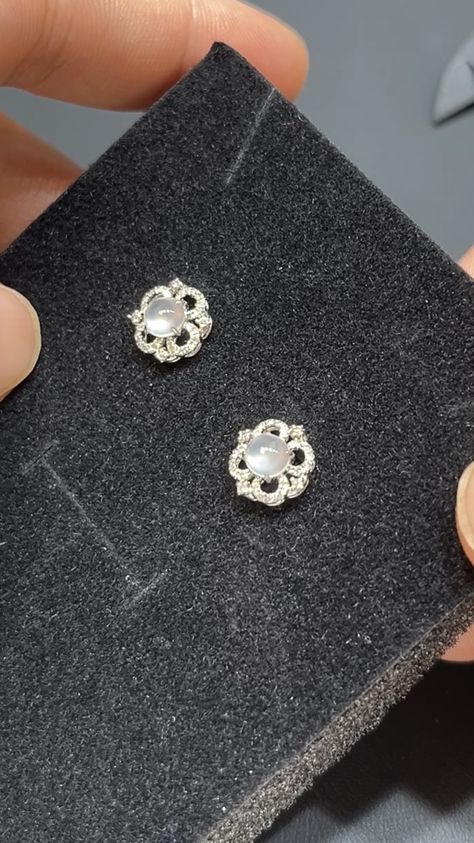 翡翠18K白金冰蛋耳環| 鑽石包鑲|極緻純粹光澤翡翠耳飾推薦 編號#491 2 翡翠18K白金冰蛋耳環| 鑽石包鑲|極緻純粹光澤翡翠耳飾推薦 編號#491 - Image 2