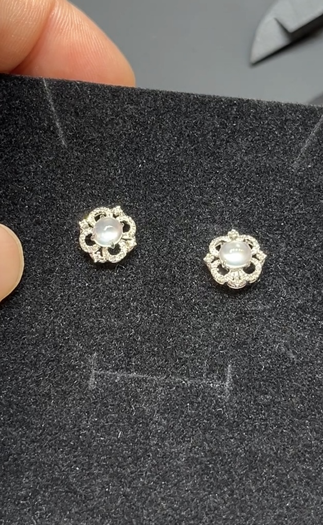 翡翠18K白金冰蛋耳環| 鑽石包鑲|極緻純粹光澤翡翠耳飾推薦 編號#491 3 翡翠18K白金冰蛋耳環| 鑽石包鑲|極緻純粹光澤翡翠耳飾推薦 編號#491 - Image 3