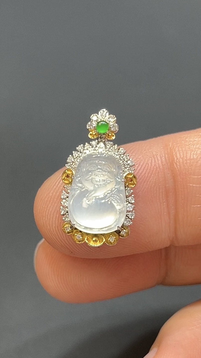 白冰翡翠Q版財神吊墜|天然翡翠玉器|18K白金鑲鑽設計|招財可愛款 編號#493 1 白冰翡翠Q版財神吊墜|天然翡翠玉器|18K白金鑲鑽設計|招財可愛款 編號#493