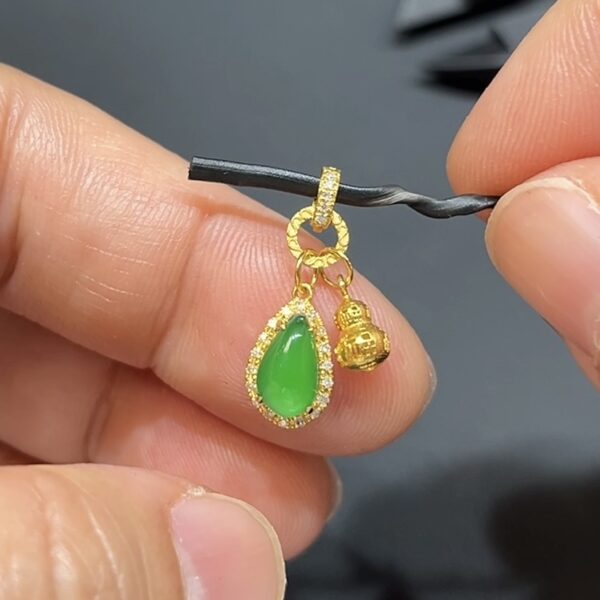 翡翠吊墜｜18K黃金鑲嵌水滴迷你吊墜 × 黃金葫蘆設計｜玉器百搭可愛首飾推薦 編號#494