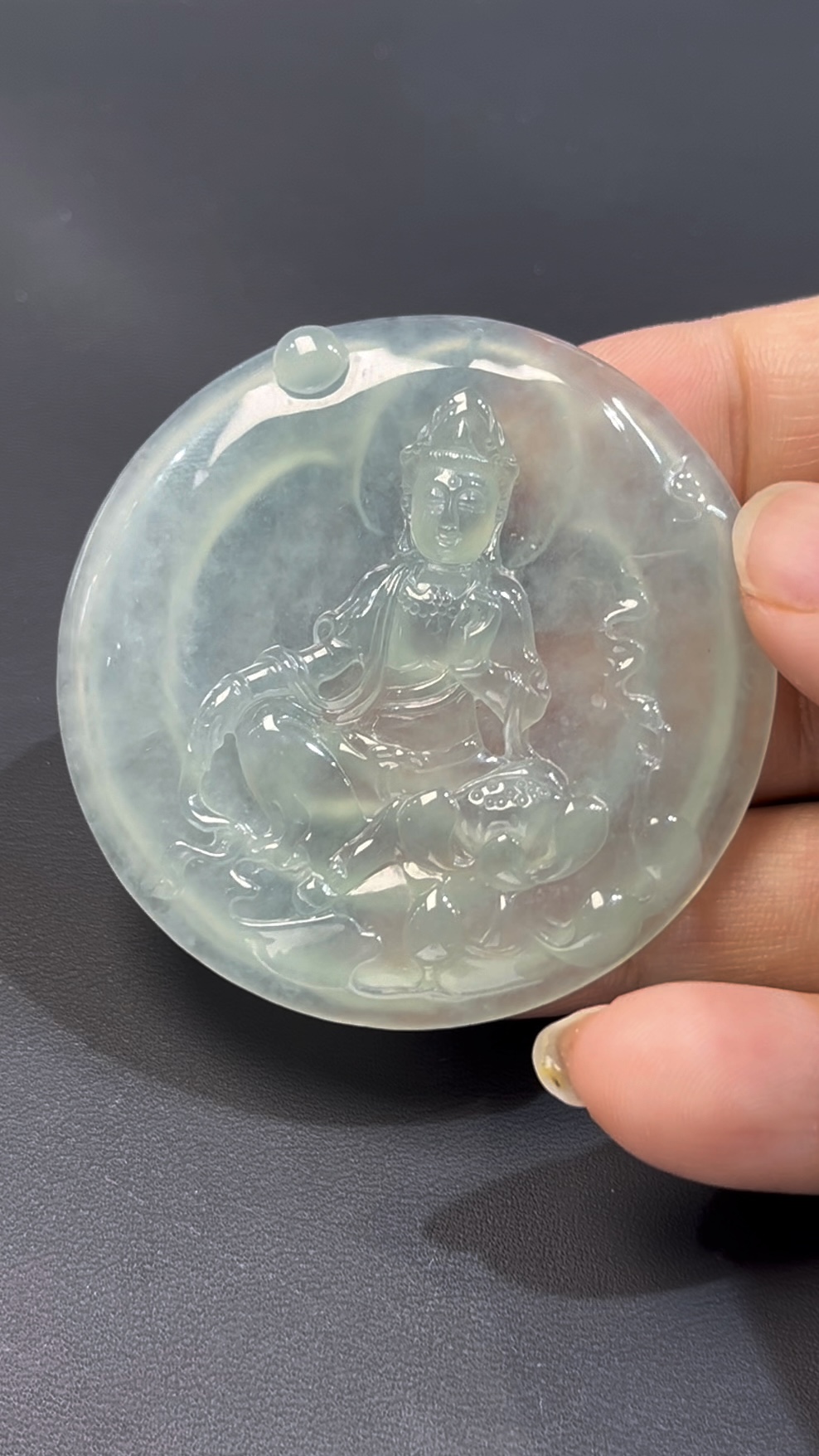 翡翠觀音| 高品質天然翡翠 × 盤腿而坐造型|玉器莊嚴靈氣精品推薦 編號#499 4 翡翠觀音| 高品質天然翡翠 × 盤腿而坐造型|玉器莊嚴靈氣精品推薦 編號#499 - Image 4