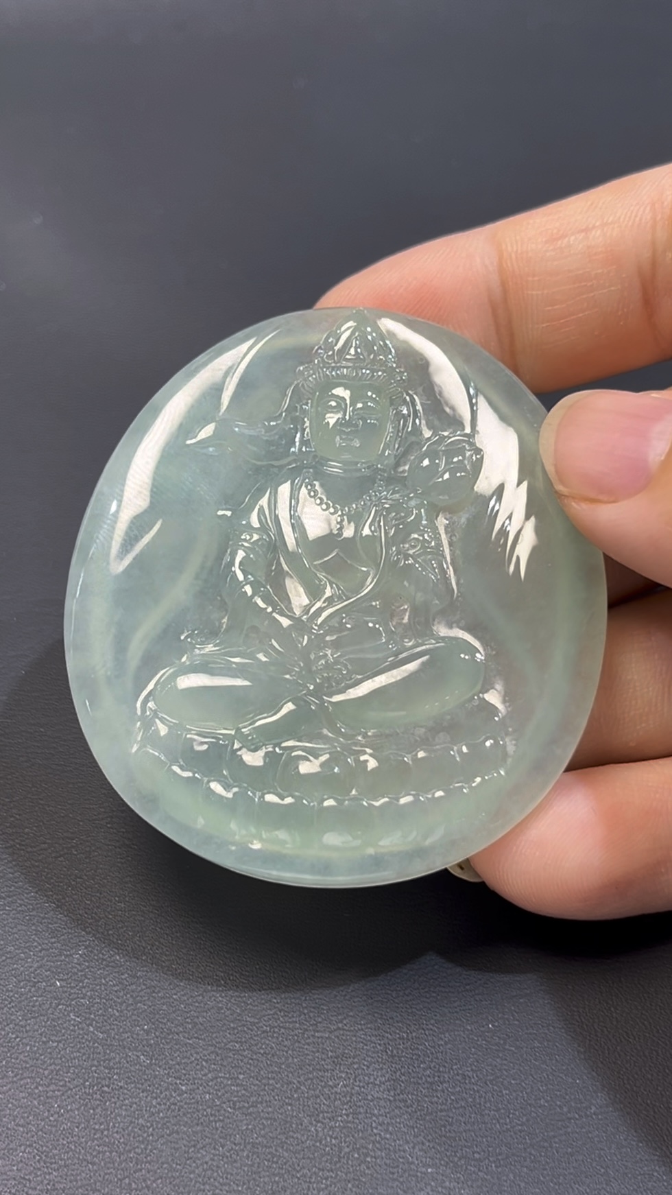 翡翠觀音|高品質天然翡翠 × 盤腿蓮花台 × 手持蓮花|玉器靈氣守護 編號#500 2 翡翠觀音|高品質天然翡翠 × 盤腿蓮花台 × 手持蓮花|玉器靈氣守護 編號#500 - Image 2