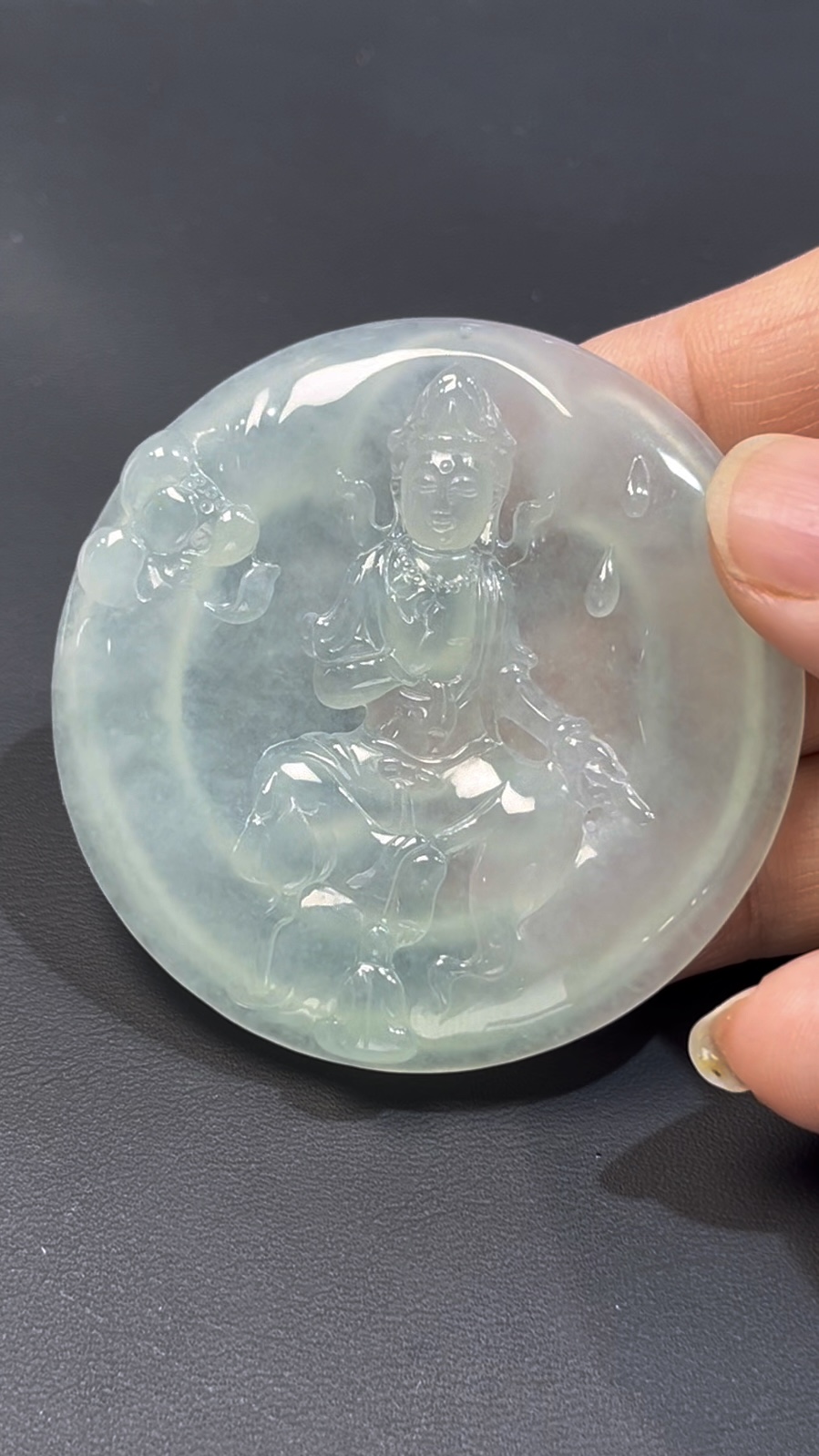 翡翠觀音| 高品質天然翡翠 × 甘露灑落 |玉器靈性守護 編號#501 1 翡翠觀音| 高品質天然翡翠 × 甘露灑落 |玉器靈性守護 編號#501