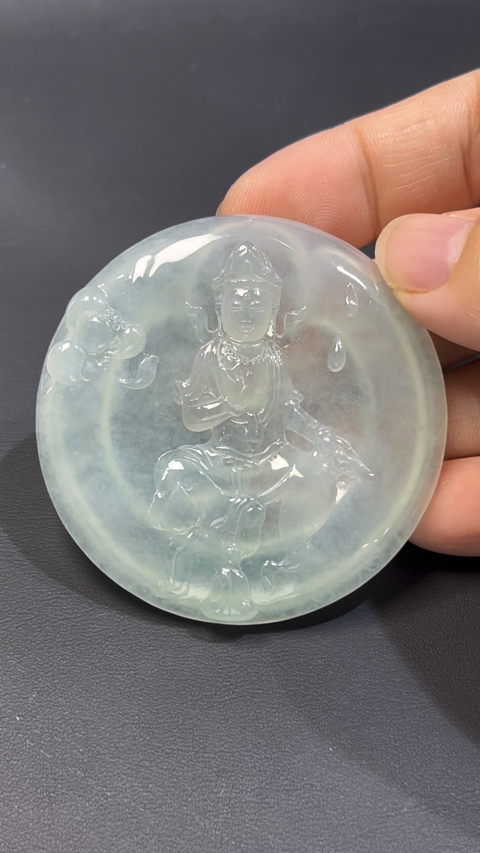 翡翠觀音| 高品質天然翡翠 × 甘露灑落 |玉器靈性守護 編號#501 8 翡翠觀音| 高品質天然翡翠 × 甘露灑落 |玉器靈性守護 編號#501 - Image 8