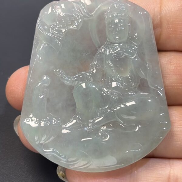 翡翠自在觀音｜高品質天然翡翠 × 慈悲守護 × 信徒朝拜靈氣佛像 #503
