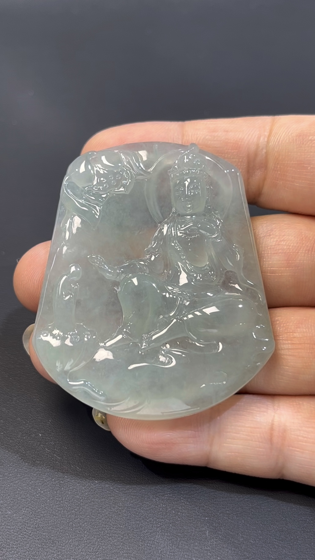 翡翠自在觀音|高品質天然翡翠 × 慈悲守護 × 信徒朝拜靈氣佛像 #503 2 翡翠自在觀音|高品質天然翡翠 × 慈悲守護 × 信徒朝拜靈氣佛像 #503 - Image 2