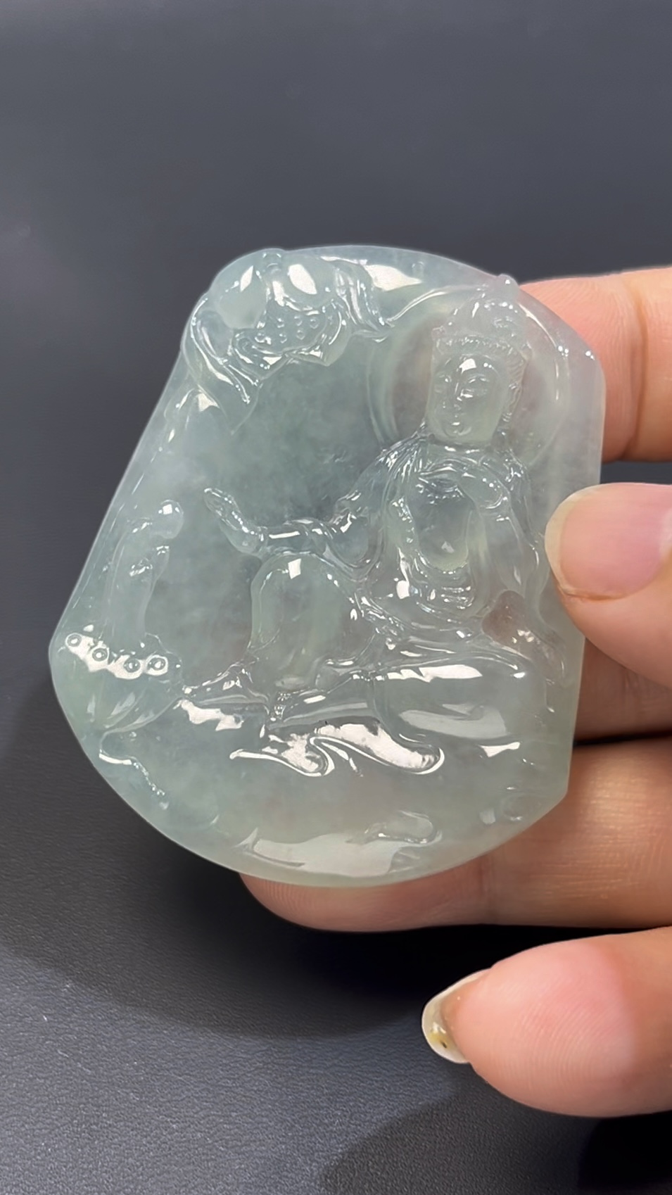 翡翠自在觀音|高品質天然翡翠 × 慈悲守護 × 信徒朝拜靈氣佛像 #503 3 翡翠自在觀音|高品質天然翡翠 × 慈悲守護 × 信徒朝拜靈氣佛像 #503 - Image 3