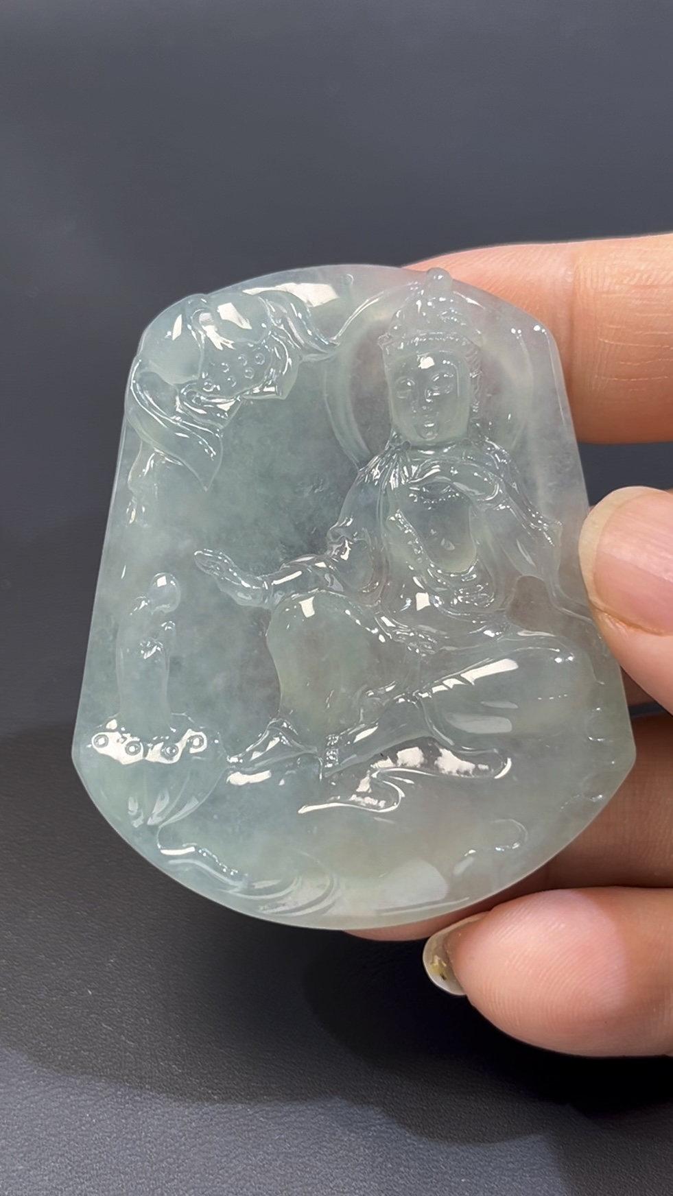 翡翠自在觀音|高品質天然翡翠 × 慈悲守護 × 信徒朝拜靈氣佛像 #503 5 翡翠自在觀音|高品質天然翡翠 × 慈悲守護 × 信徒朝拜靈氣佛像 #503 - Image 5