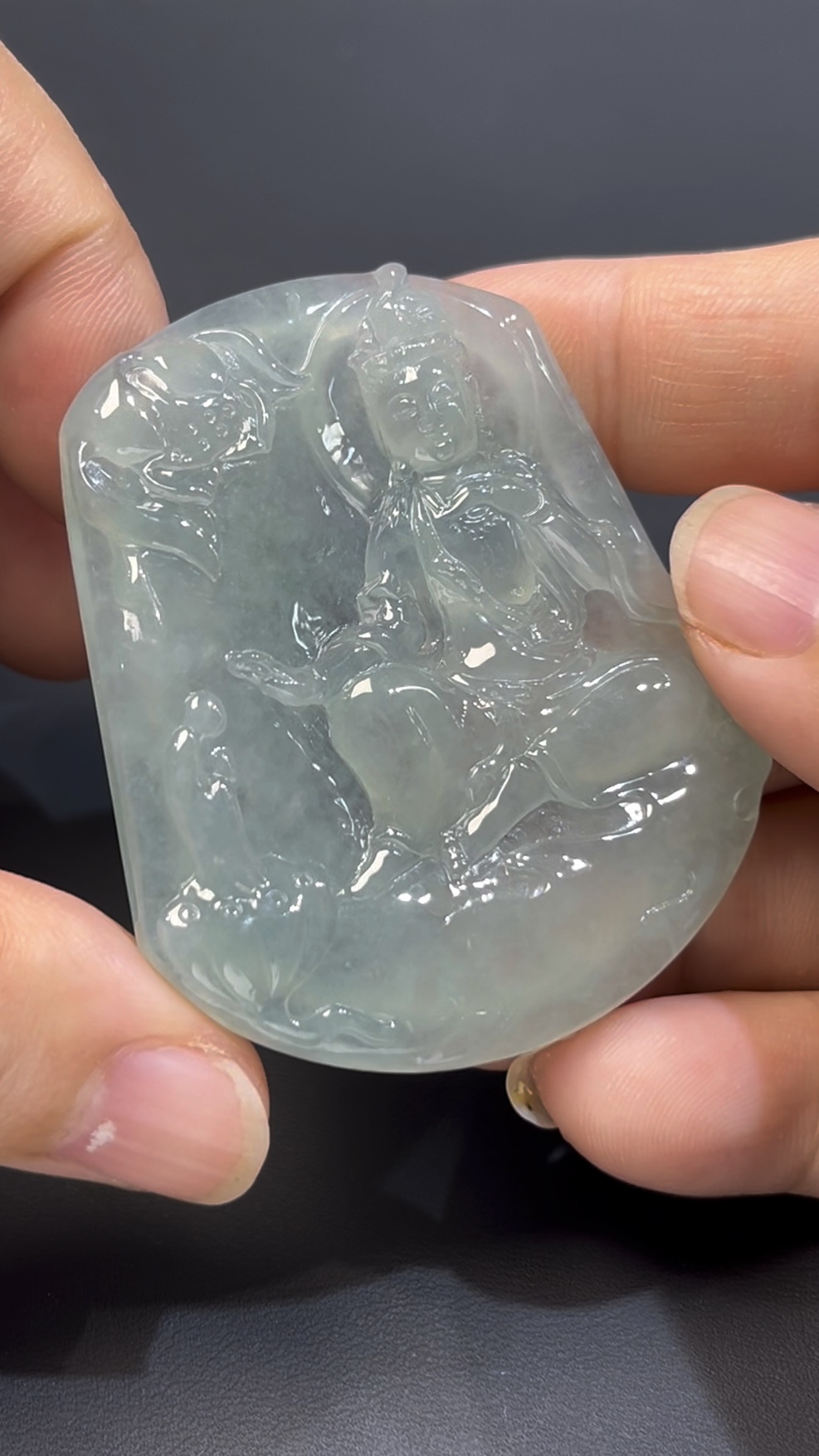 翡翠自在觀音|高品質天然翡翠 × 慈悲守護 × 信徒朝拜靈氣佛像 #503 6 翡翠自在觀音|高品質天然翡翠 × 慈悲守護 × 信徒朝拜靈氣佛像 #503 - Image 6