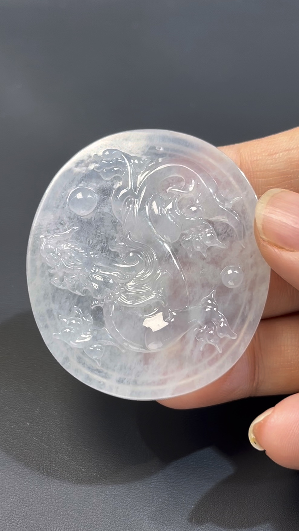 翡翠龍牌|高品質天然翡翠 × 龍形雕刻 × 草書「騰飛」寓意吉祥玉器 #504 9 翡翠龍牌|高品質天然翡翠 × 龍形雕刻 × 草書「騰飛」寓意吉祥玉器 #504 - Image 9