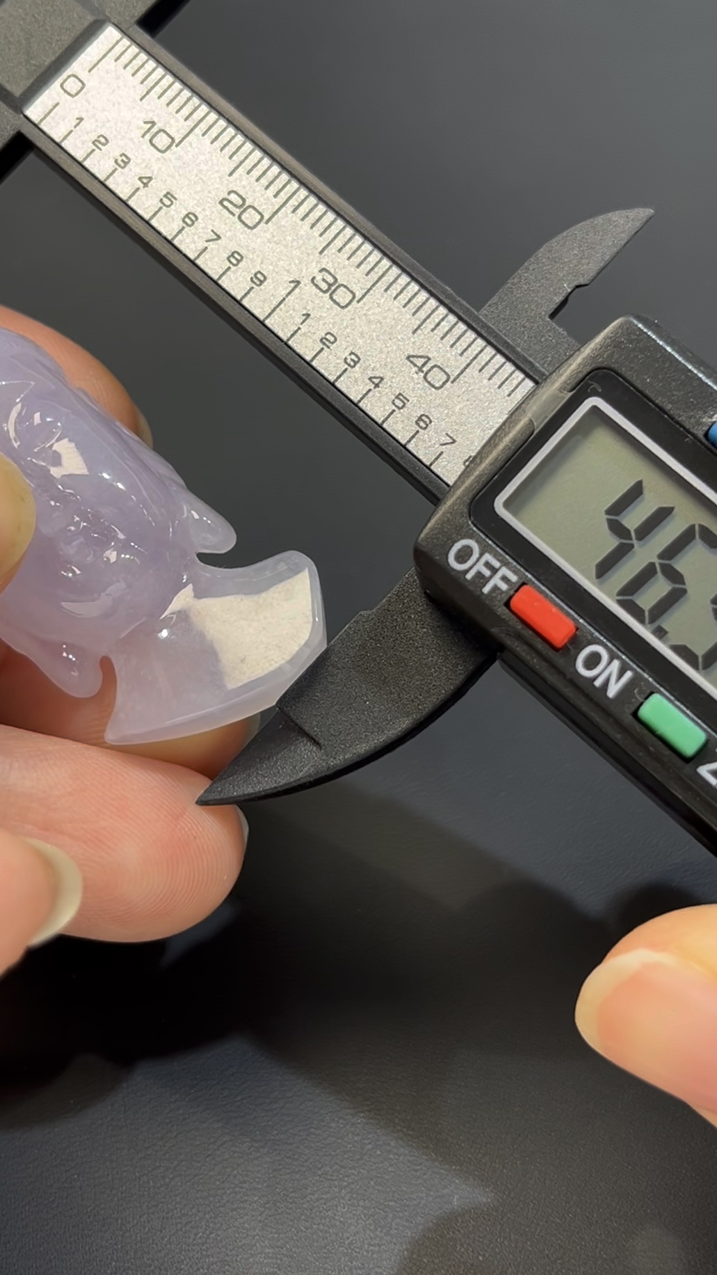 翡翠佛陀 #506|紫羅蘭翡翠 × 佛陀頭部雕刻 × 靈性與藝術兼備玉器精品 8 翡翠佛陀 #506|紫羅蘭翡翠 × 佛陀頭部雕刻 × 靈性與藝術兼備玉器精品 - Image 8