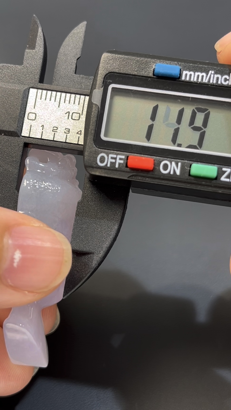 翡翠佛陀 #506|紫羅蘭翡翠 × 佛陀頭部雕刻 × 靈性與藝術兼備玉器精品 10 翡翠佛陀 #506|紫羅蘭翡翠 × 佛陀頭部雕刻 × 靈性與藝術兼備玉器精品 - Image 10