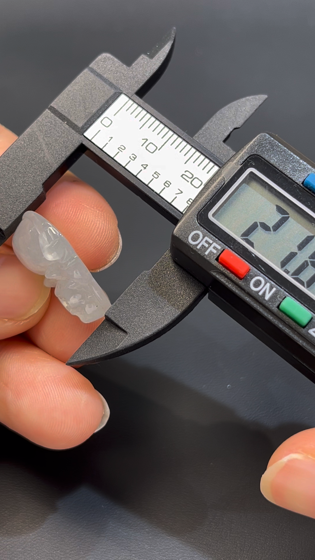 翡翠佛公 #507|白冰翡翠 × 小巧精美 × 18K白金扣設計玉器精品推薦 7 翡翠佛公 #507|白冰翡翠 × 小巧精美 × 18K白金扣設計玉器精品推薦 - Image 7