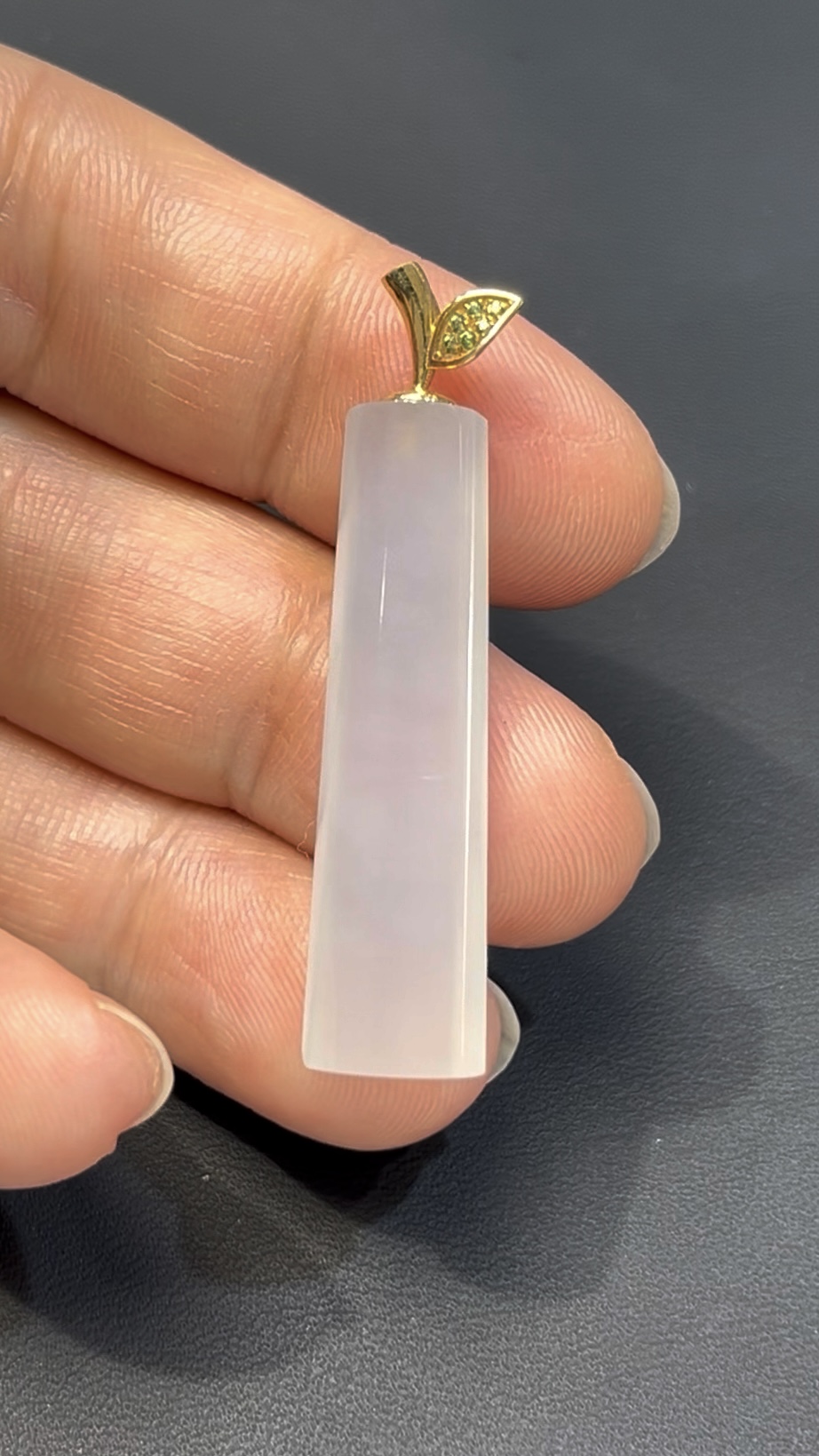 翡翠無事柱|白色翡翠 × 極簡哲學 × 18K黃金扣頭設計 #515 6 翡翠無事柱|白色翡翠 × 極簡哲學 × 18K黃金扣頭設計 #515 - Image 6