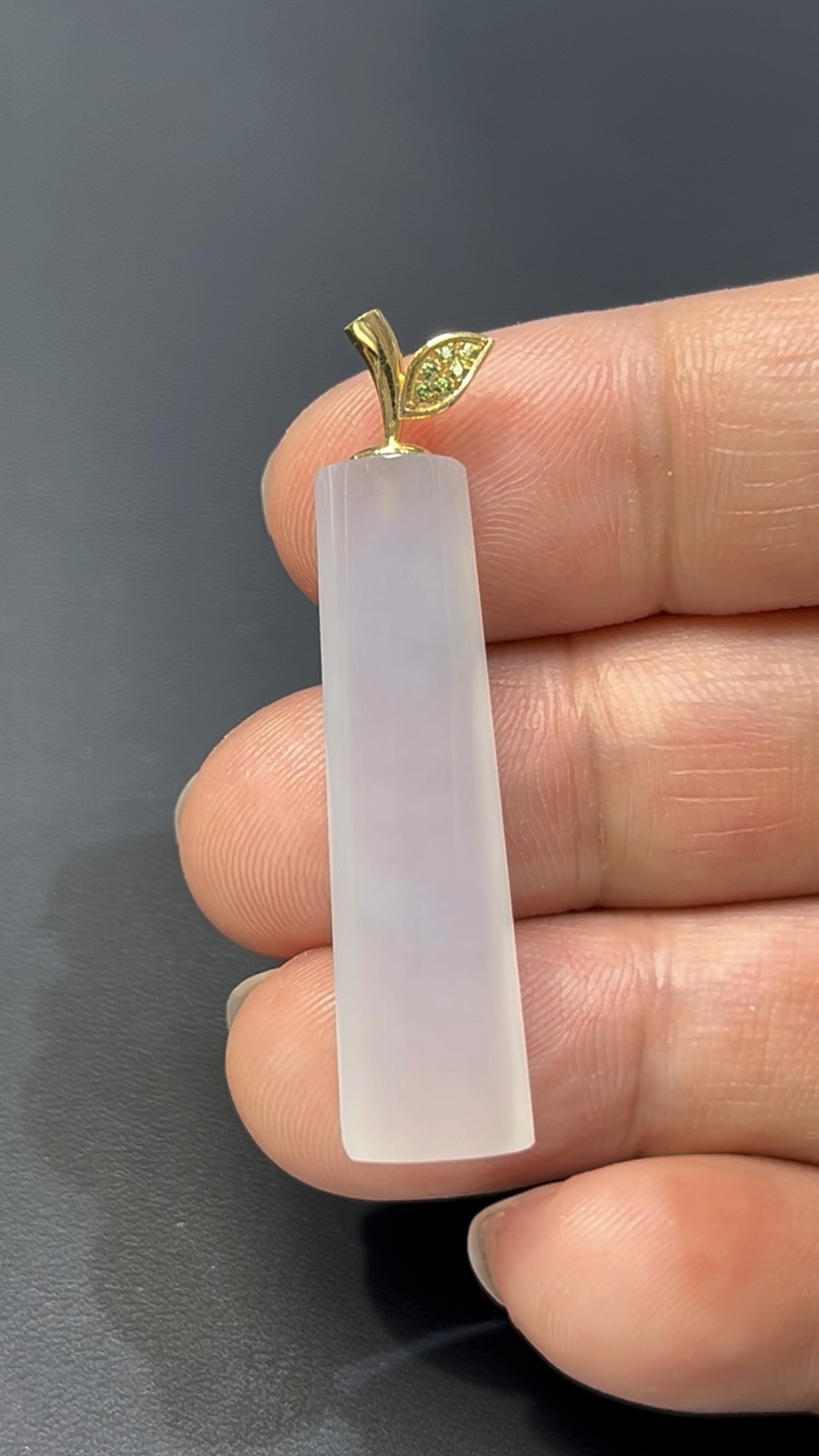 翡翠無事柱|白色翡翠 × 極簡哲學 × 18K黃金扣頭設計 #515 1 翡翠無事柱|白色翡翠 × 極簡哲學 × 18K黃金扣頭設計 #515