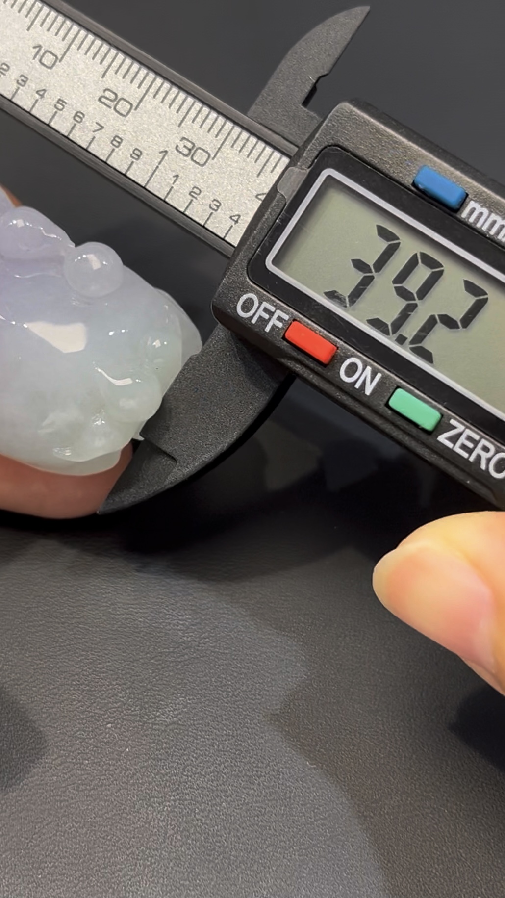 翡翠貔貅|紫羅蘭翡翠 × 九運招財 × 大隻守財靈獸推薦 #518 8 翡翠貔貅|紫羅蘭翡翠 × 九運招財 × 大隻守財靈獸推薦 #518 - Image 8