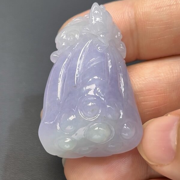 翡翠蓮蓬｜紫羅蘭翡翠 × 小青蛙立體雕刻 × 呱呱來財寓意玉器推薦 #519