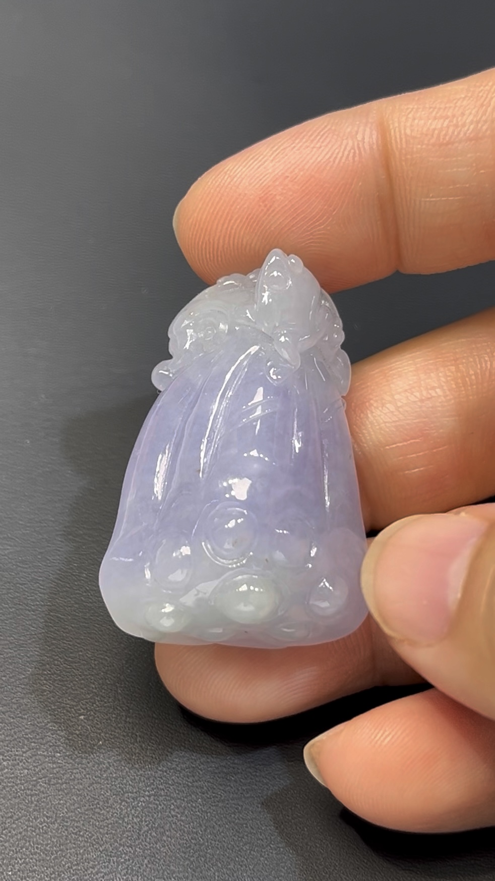 翡翠蓮蓬|紫羅蘭翡翠 × 小青蛙立體雕刻 × 呱呱來財寓意玉器推薦 #519 5 翡翠蓮蓬|紫羅蘭翡翠 × 小青蛙立體雕刻 × 呱呱來財寓意玉器推薦 #519 - Image 5