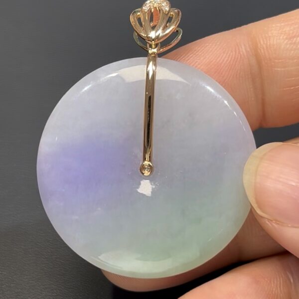 翡翠平安扣｜春彩翡翠 × 紫綠幻變 × 18K黃金鑲嵌設計推薦 #521