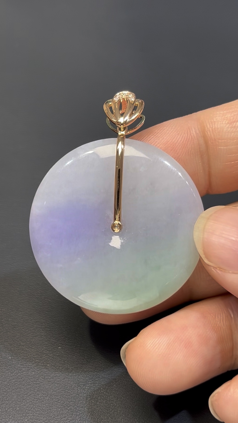 翡翠平安扣|春彩翡翠 × 紫綠幻變 × 18K黃金鑲嵌設計推薦 #520 1 翡翠平安扣|春彩翡翠 × 紫綠幻變 × 18K黃金鑲嵌設計推薦 #521