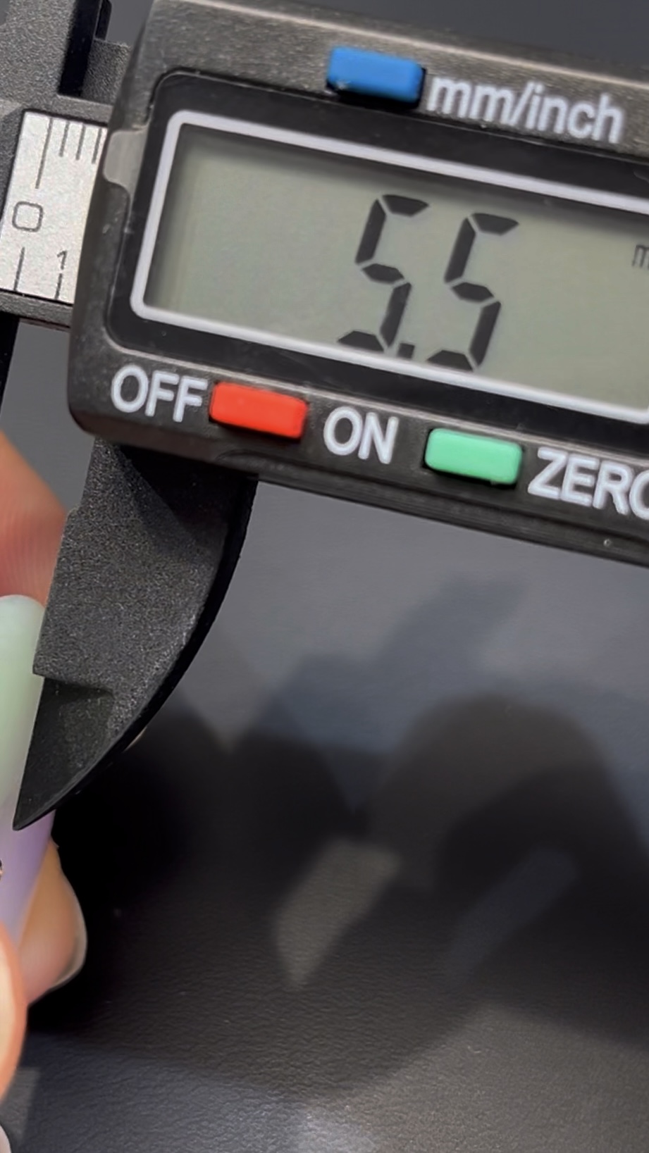 翡翠平安扣|春彩翡翠 × 紫綠幻變 × 18K黃金鑲嵌設計推薦 #520 7 翡翠平安扣|春彩翡翠 × 紫綠幻變 × 18K黃金鑲嵌設計推薦 #520 - Image 7