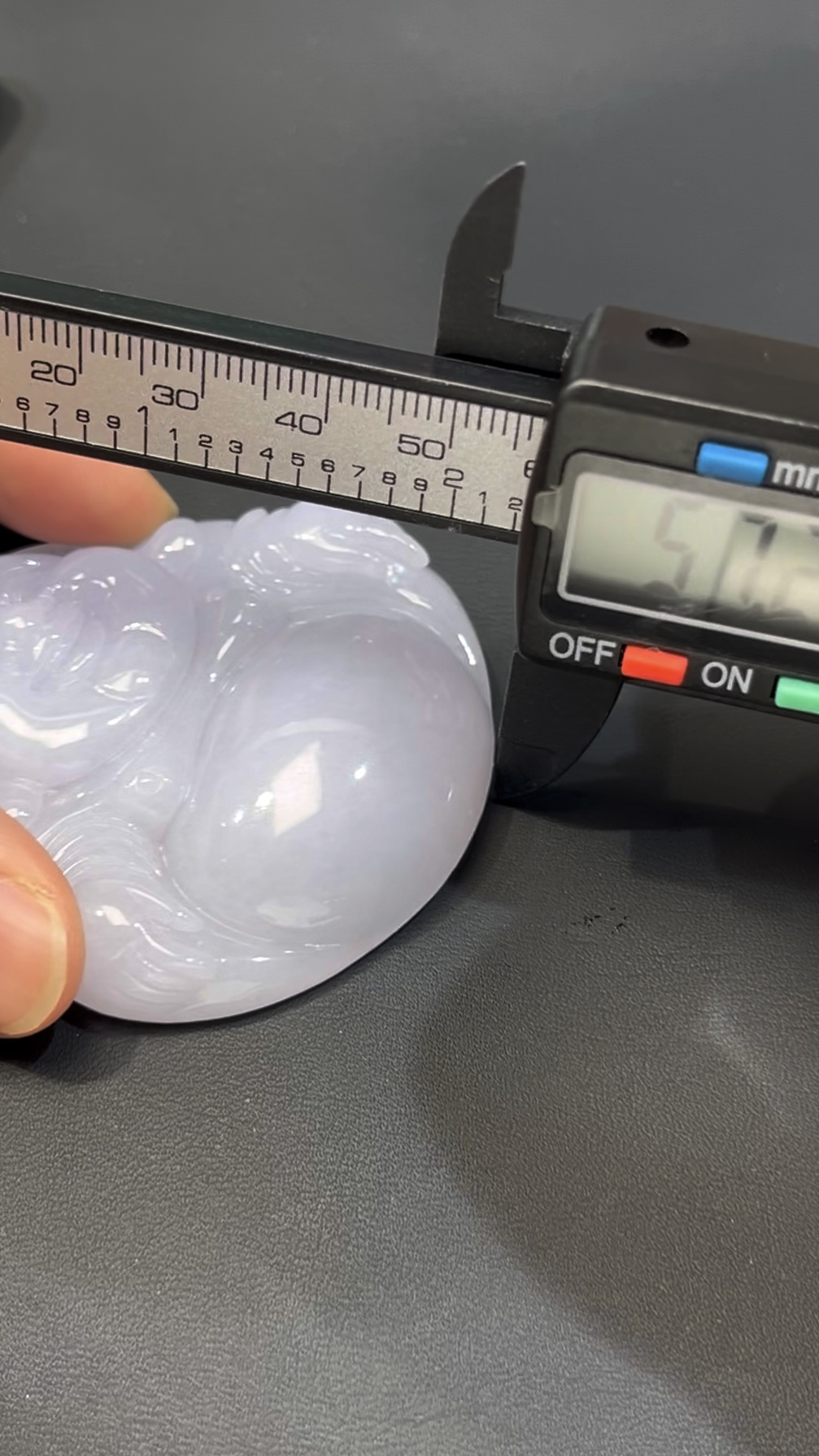 翡翠彌勒佛|大型淺紫翡翠玉雕 × 靈性守護 × 編號#522玉器精品推薦 5 翡翠彌勒佛|大型淺紫翡翠玉雕 × 靈性守護 × 編號#522玉器精品推薦 - Image 5