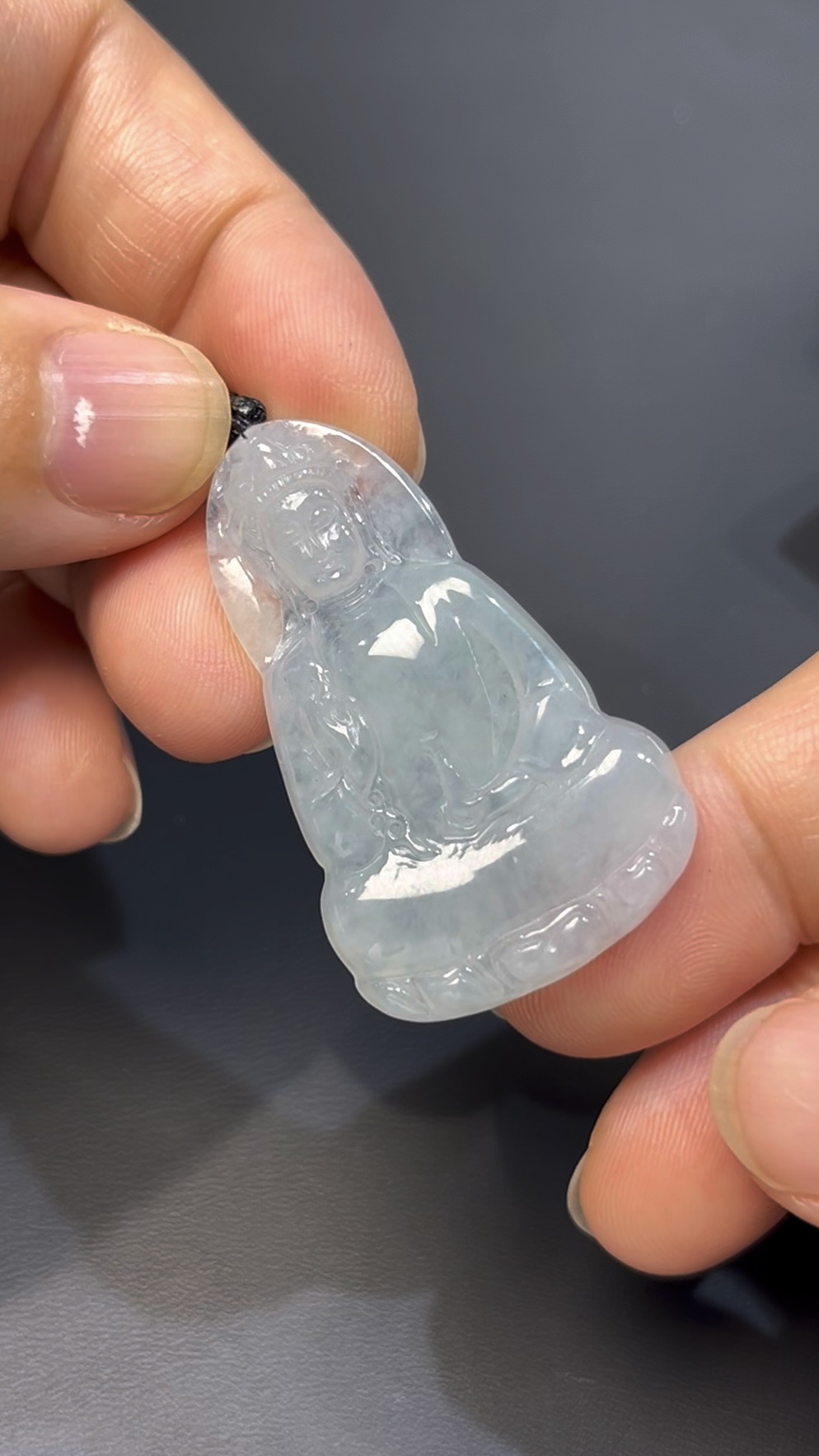 翡翠觀音|白色翡翠 × 新款坐姿設計 × 靜心守護玉器推薦 #527 3 翡翠觀音|白色翡翠 × 新款坐姿設計 × 靜心守護玉器推薦 #527 - Image 3