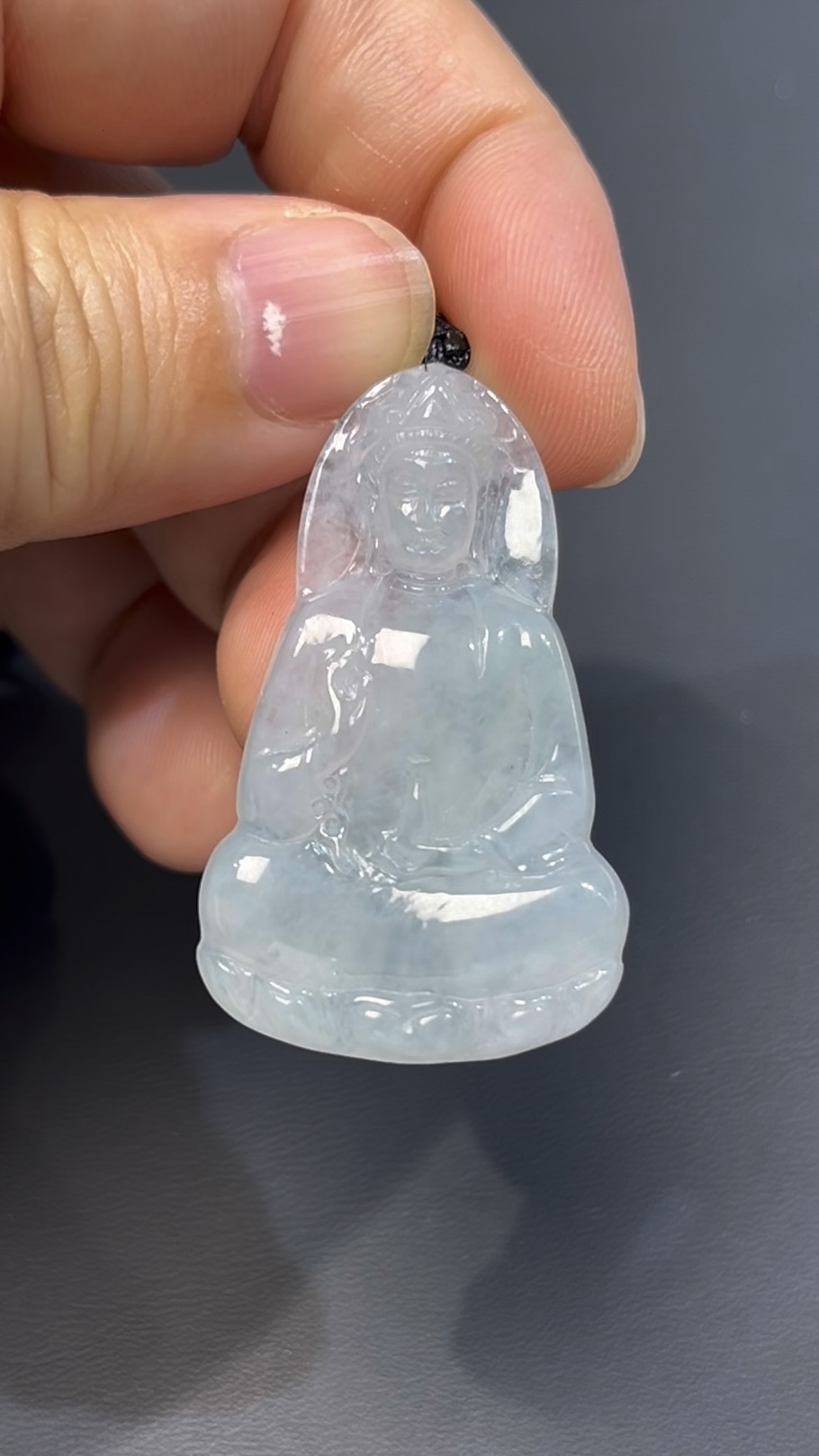 翡翠觀音|白色翡翠 × 新款坐姿設計 × 靜心守護玉器推薦 #527 5 翡翠觀音|白色翡翠 × 新款坐姿設計 × 靜心守護玉器推薦 #527 - Image 5