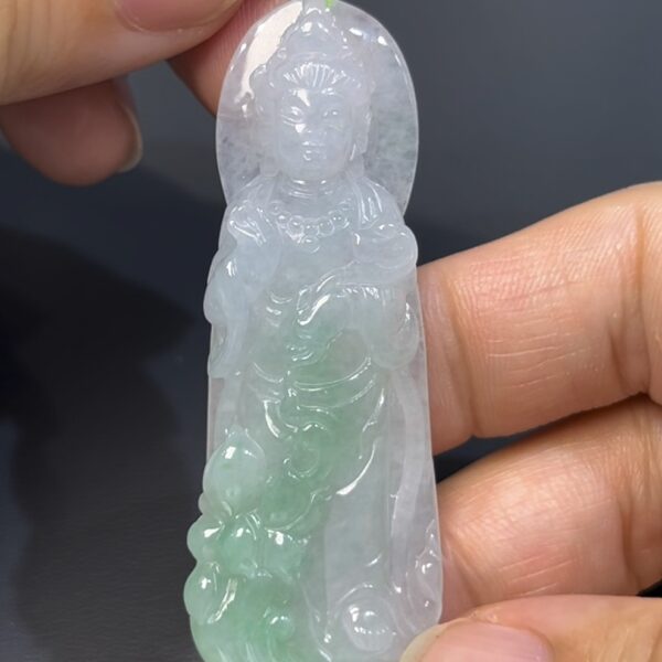 翡翠觀音｜編號#529 站姿觀音 × 玉質溫潤 × 慈悲守護 × 靈性玉器推薦