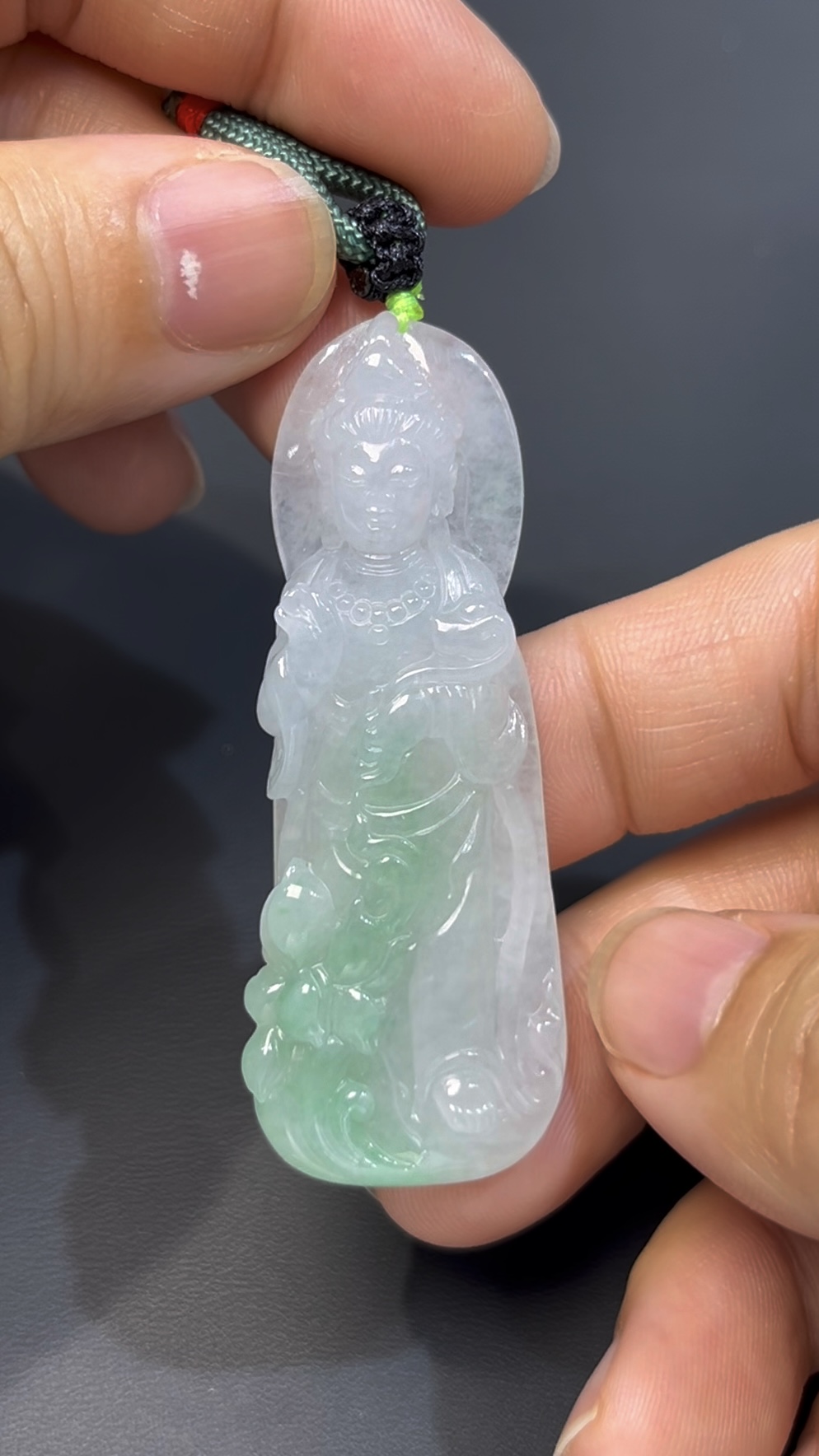 翡翠觀音|編號#529 站姿觀音 × 玉質溫潤 × 慈悲守護 × 靈性玉器推薦 3 翡翠觀音|編號#529 站姿觀音 × 玉質溫潤 × 慈悲守護 × 靈性玉器推薦 - Image 3