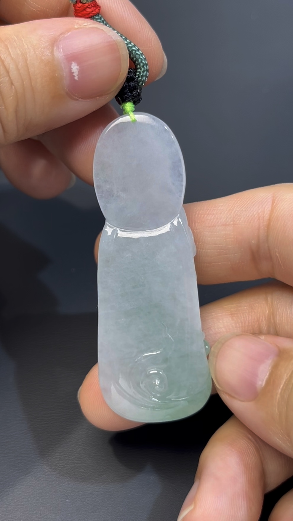 翡翠觀音|編號#529 站姿觀音 × 玉質溫潤 × 慈悲守護 × 靈性玉器推薦 4 翡翠觀音|編號#529 站姿觀音 × 玉質溫潤 × 慈悲守護 × 靈性玉器推薦 - Image 4