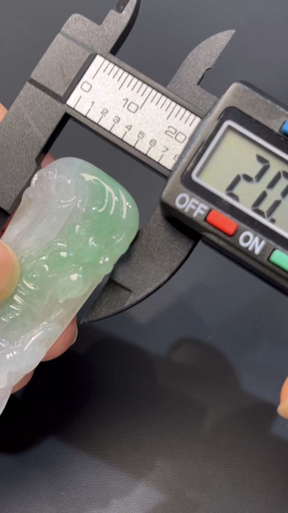 翡翠觀音|編號#529 站姿觀音 × 玉質溫潤 × 慈悲守護 × 靈性玉器推薦 7 翡翠觀音|編號#529 站姿觀音 × 玉質溫潤 × 慈悲守護 × 靈性玉器推薦 - Image 7