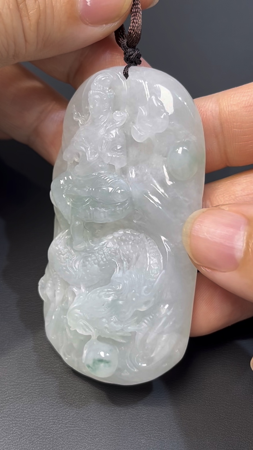 翡翠觀音騎龍|編號#530 立體雕刻 × 龍騰護法 × 靈性玉器 × 翡翠精品推薦 4 翡翠觀音騎龍|編號#530 立體雕刻 × 龍騰護法 × 靈性玉器 × 翡翠精品推薦 - Image 4