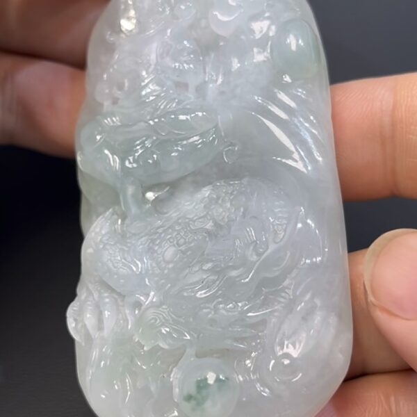 翡翠觀音騎龍｜編號#529 立體雕刻 × 龍騰護法 × 靈性玉器 × 翡翠精品推薦