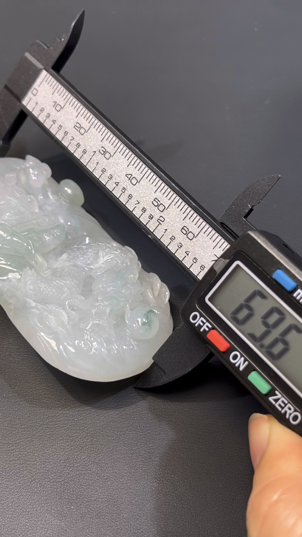 翡翠觀音騎龍|編號#530 立體雕刻 × 龍騰護法 × 靈性玉器 × 翡翠精品推薦 8 翡翠觀音騎龍|編號#530 立體雕刻 × 龍騰護法 × 靈性玉器 × 翡翠精品推薦 - Image 8