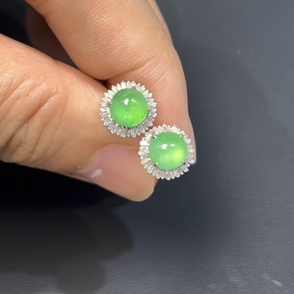 翡翠耳環｜編號#531 淺綠蛋面 × 圓形設計 × 亮眼氣質 × 翡翠珠寶推薦