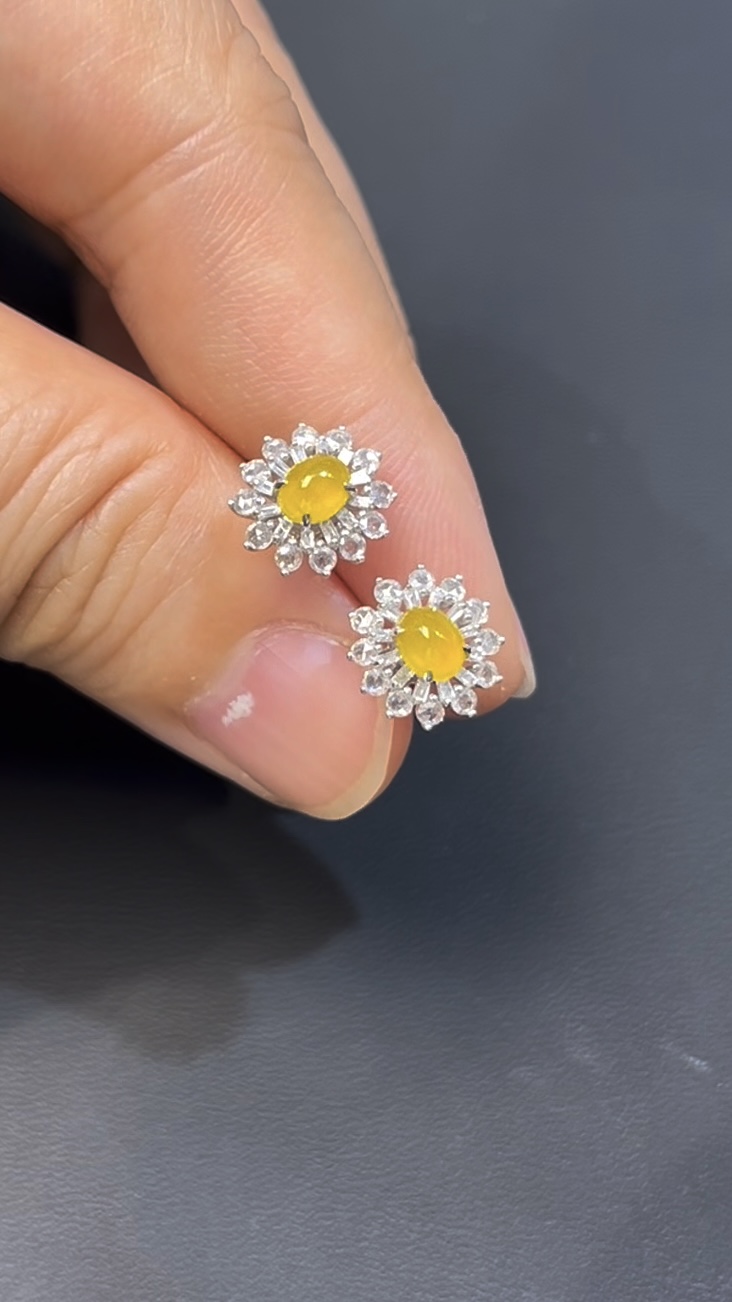 翡翠耳環|編號#532 黃色蛋面 × 圓形設計 × 太陽花美感 × 氣質翡翠飾品推薦 7 翡翠耳環|編號#532 黃色蛋面 × 圓形設計 × 太陽花美感 × 氣質翡翠飾品推薦 - Image 7