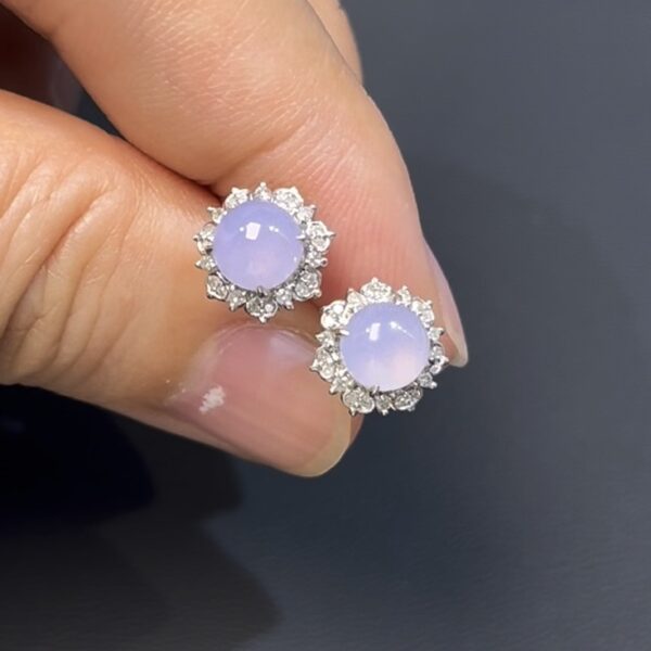 紫羅蘭翡翠耳環｜編號#533 紫色蛋面 × 鑽石花形包圍 × 高雅氣質 × 翡翠珠寶推薦