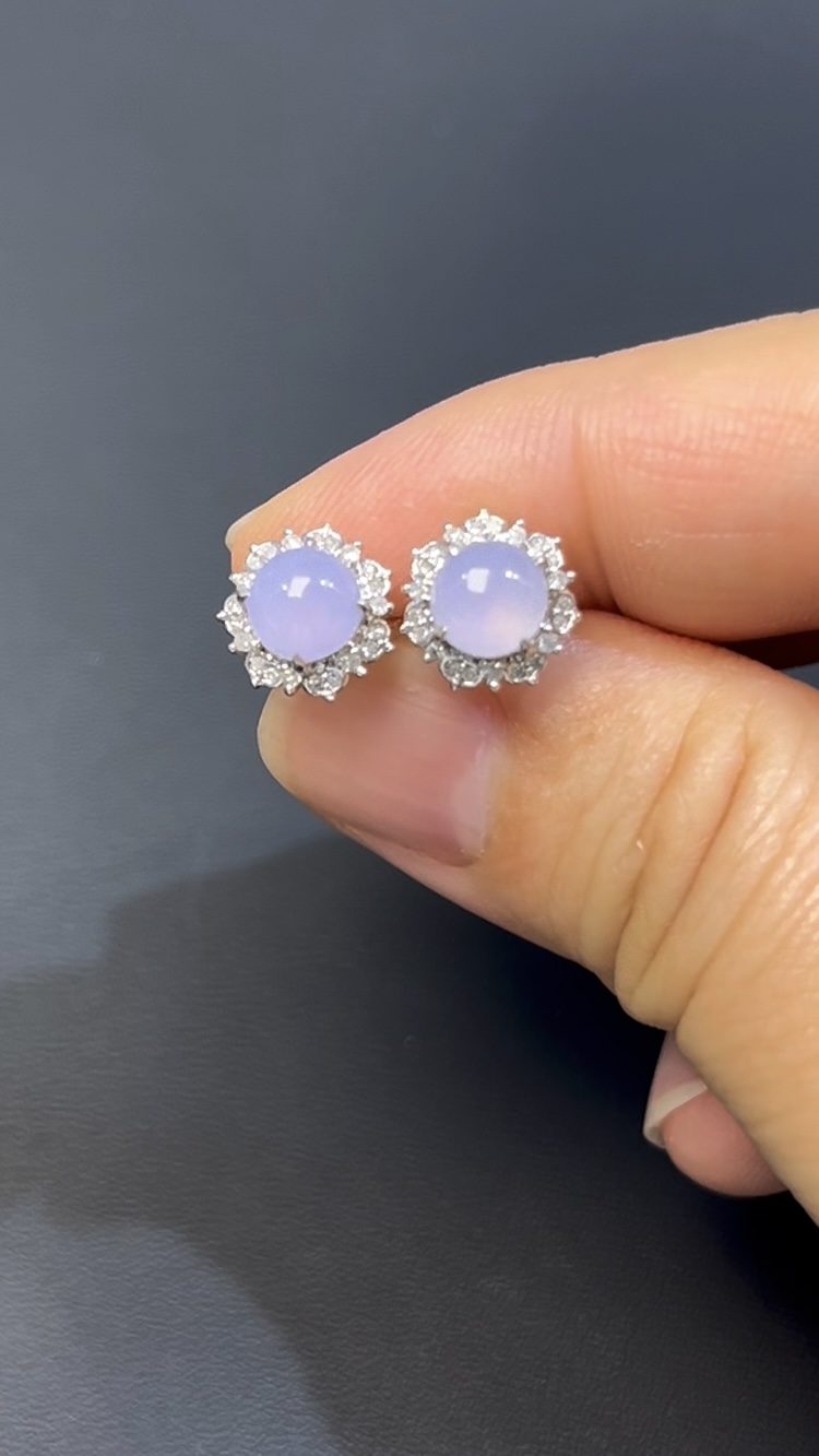 紫羅蘭翡翠耳環|編號#533 紫色蛋面 × 鑽石花形包圍 × 高雅氣質 × 翡翠珠寶推薦 7 紫羅蘭翡翠耳環|編號#533 紫色蛋面 × 鑽石花形包圍 × 高雅氣質 × 翡翠珠寶推薦 - Image 7