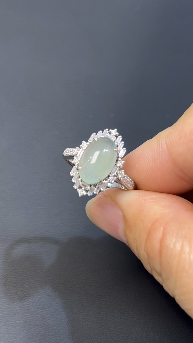 翡翠戒指|編號#535 橢圓蛋面設計 × 鑽石包圍 × 優雅氣質 × 翡翠珠寶推薦 2 翡翠戒指|編號#535 橢圓蛋面設計 × 鑽石包圍 × 優雅氣質 × 翡翠珠寶推薦 - Image 2