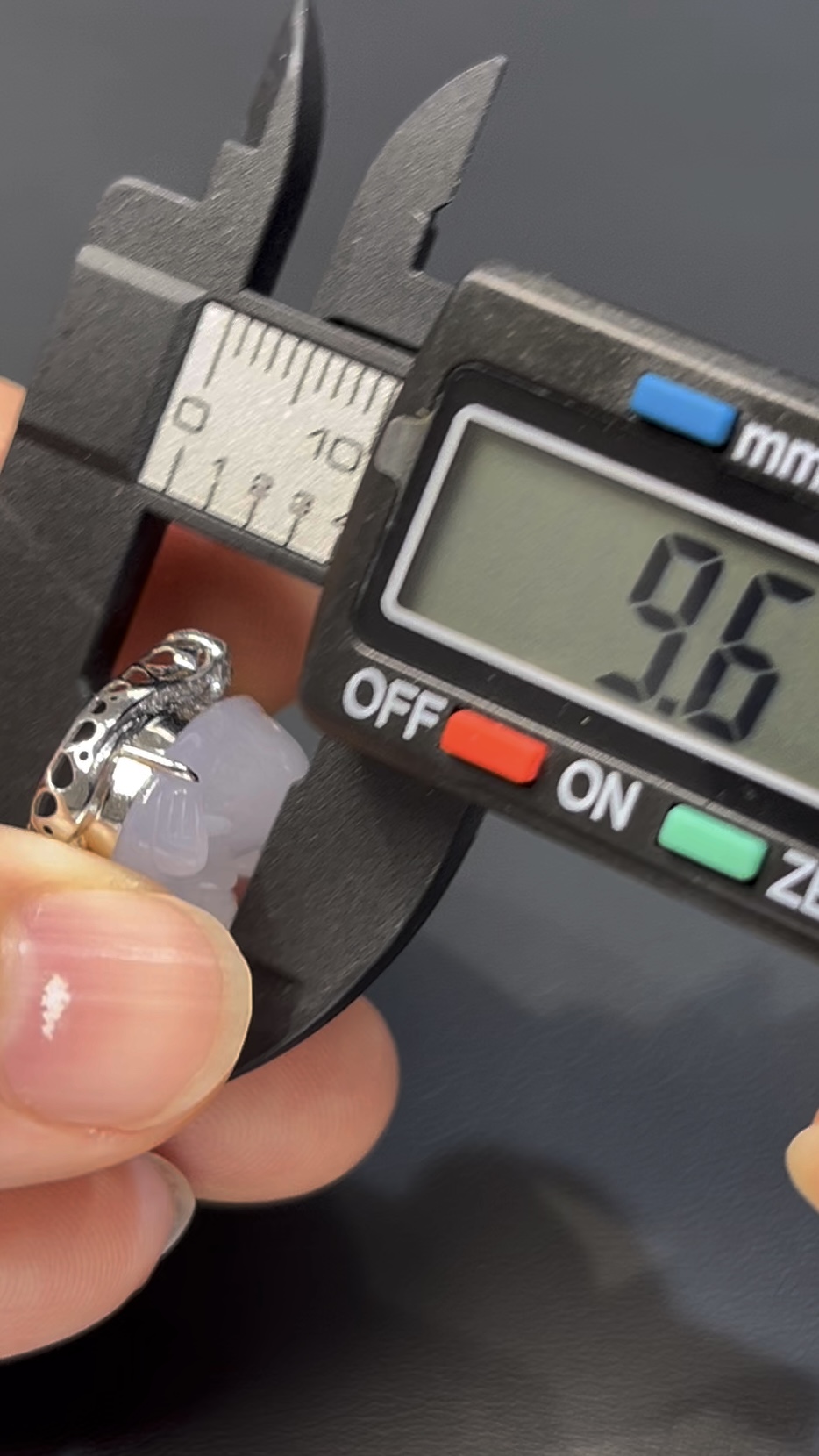 翡翠佛公 · 編號#544 & #545 同料一對 · 淺紫之靜 · 鑽光護福 6 翡翠佛公 · 編號#544 & #545 同料一對 · 淺紫之靜 · 鑽光護福 - Image 6