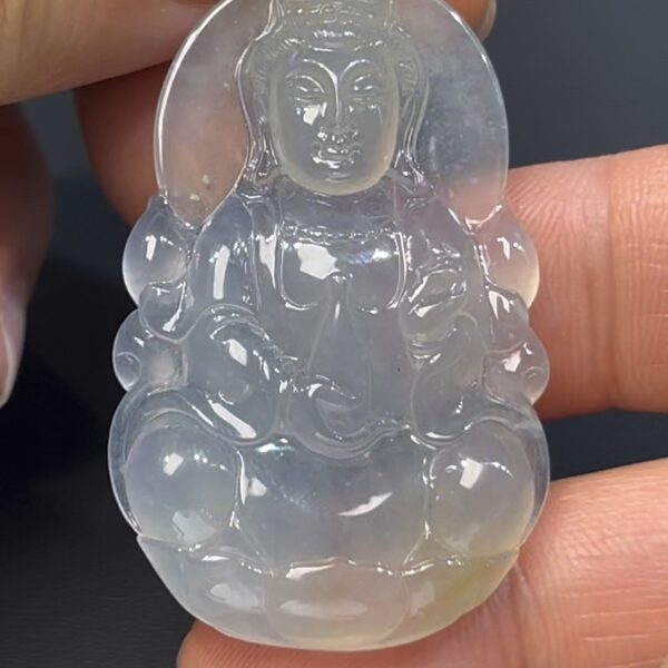 冰透翡翠觀音 · 靈性玉雕 · 編號#549