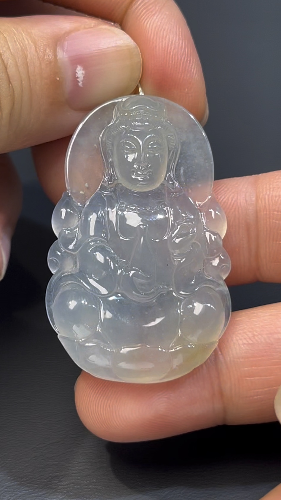 冰透翡翠觀音 · 靈性玉雕 · 編號#549 1 冰透翡翠觀音 · 靈性玉雕 · 編號#549