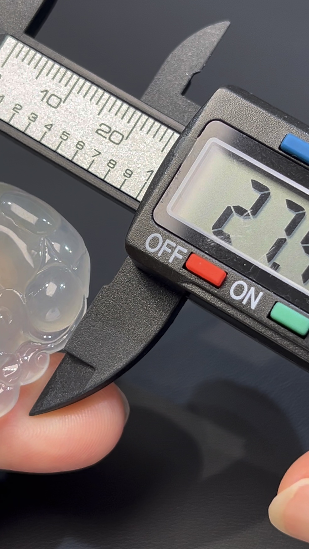 冰透翡翠觀音 · 靈性玉雕 · 編號#549 8 冰透翡翠觀音 · 靈性玉雕 · 編號#549 - Image 8